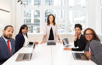 在职场中女性领导偏少是什么原因？